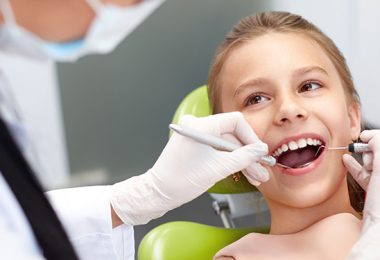 Kind ohne Angst beim Zahnarzt